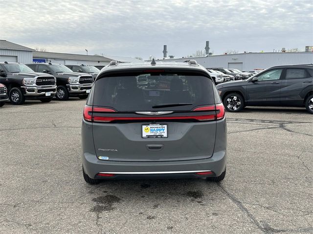 2022 Chrysler Pacifica Touring-L