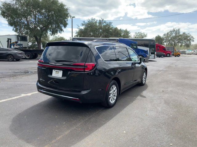 2022 Chrysler Pacifica Touring-L