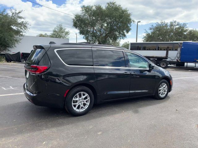 2022 Chrysler Pacifica Touring-L