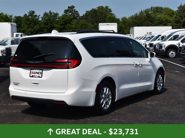 2022 Chrysler Pacifica Touring-L