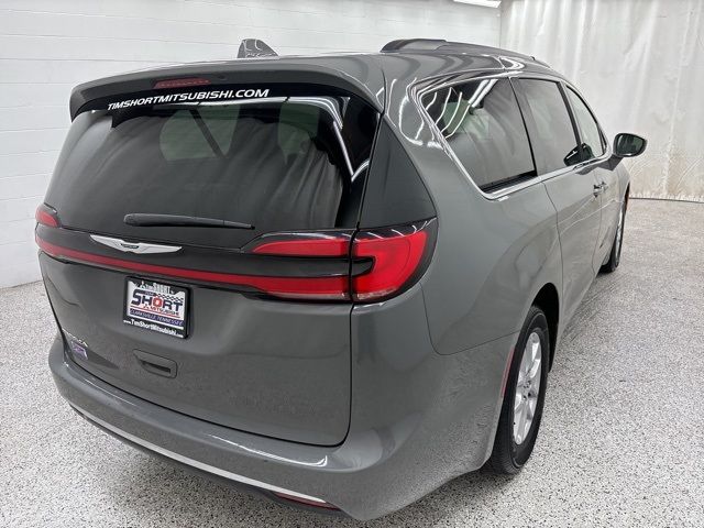 2022 Chrysler Pacifica Touring-L