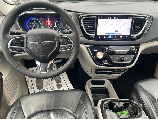 2022 Chrysler Pacifica Touring-L