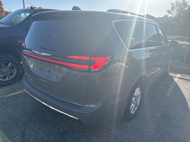 2022 Chrysler Pacifica Touring-L