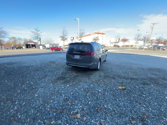 2022 Chrysler Pacifica Touring-L