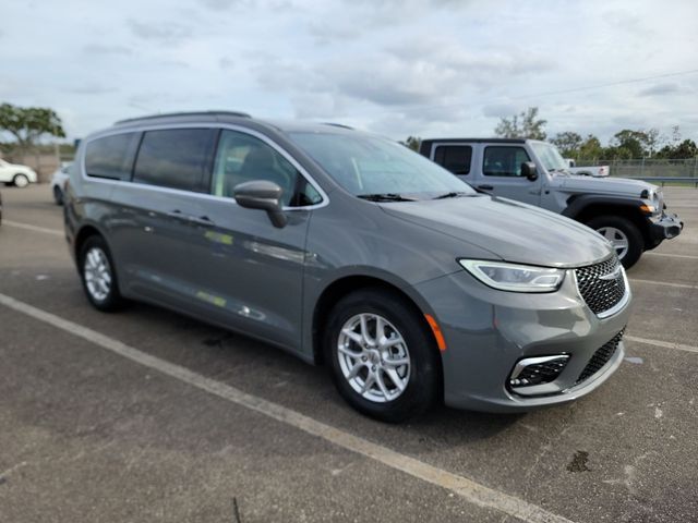 2022 Chrysler Pacifica Touring-L