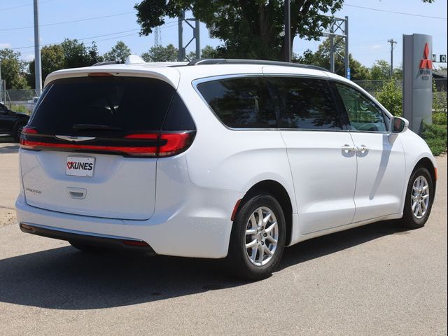 2022 Chrysler Pacifica Touring-L