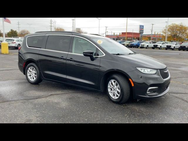 2022 Chrysler Pacifica Touring-L