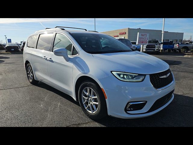 2022 Chrysler Pacifica Touring-L