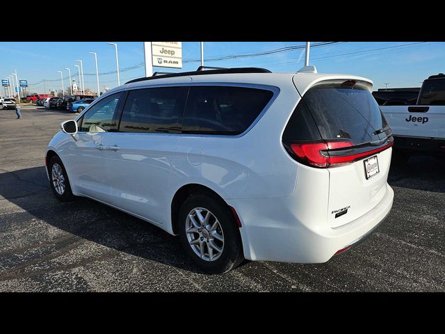 2022 Chrysler Pacifica Touring-L