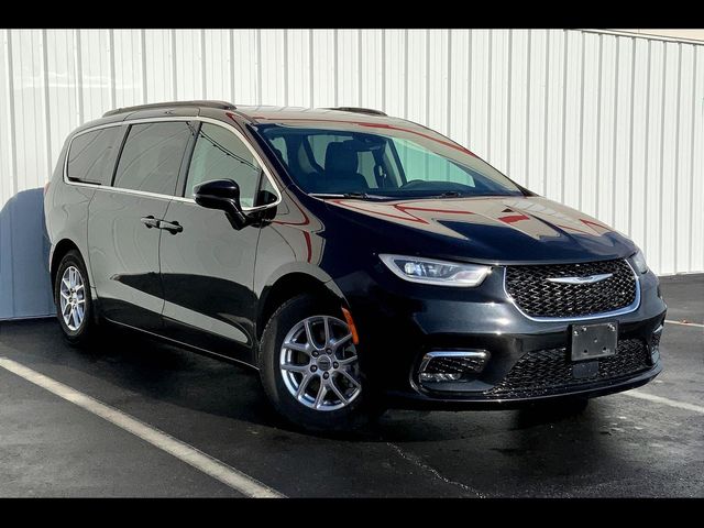 2022 Chrysler Pacifica Touring-L