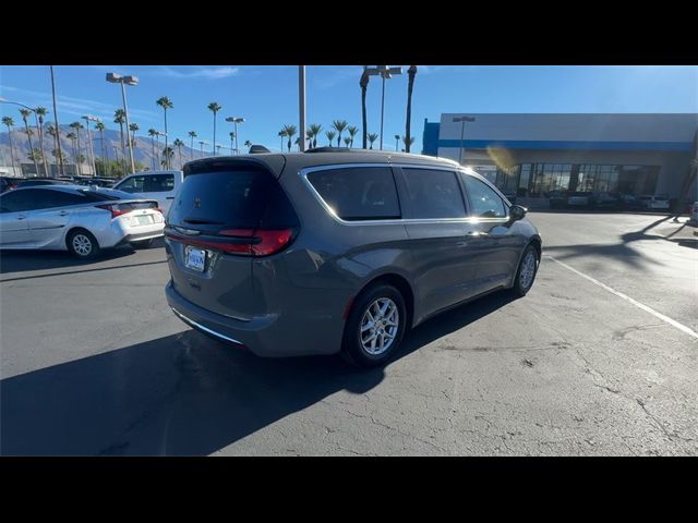 2022 Chrysler Pacifica Touring-L