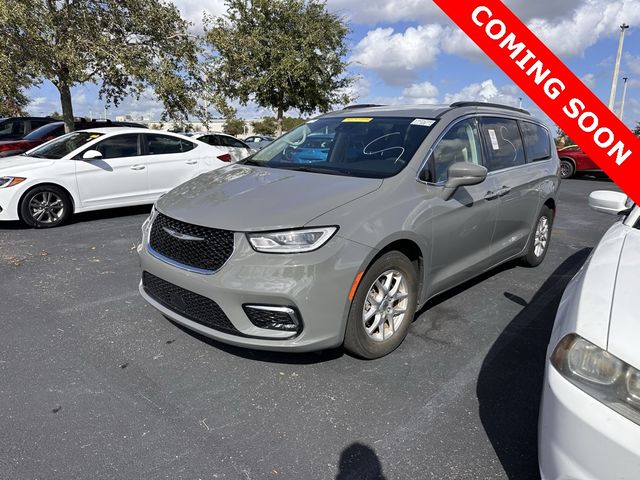 2022 Chrysler Pacifica Touring-L