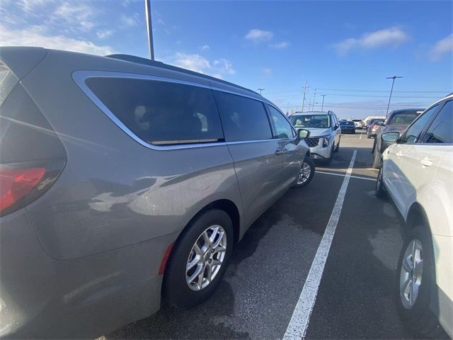 2022 Chrysler Pacifica Touring-L