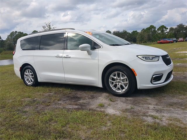 2022 Chrysler Pacifica Touring-L