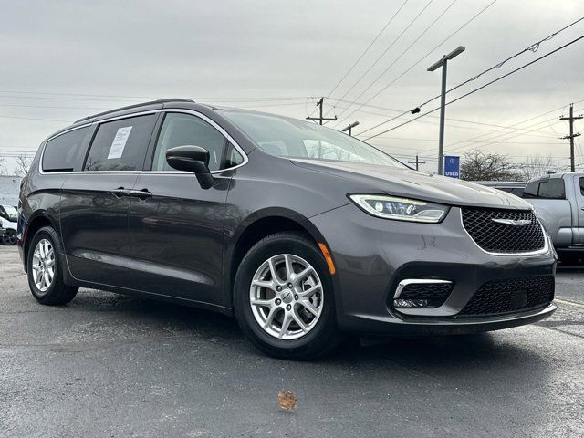 2022 Chrysler Pacifica Touring-L