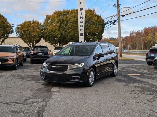 2022 Chrysler Pacifica Touring-L