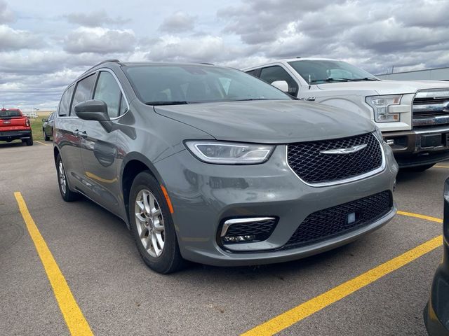 2022 Chrysler Pacifica Touring-L