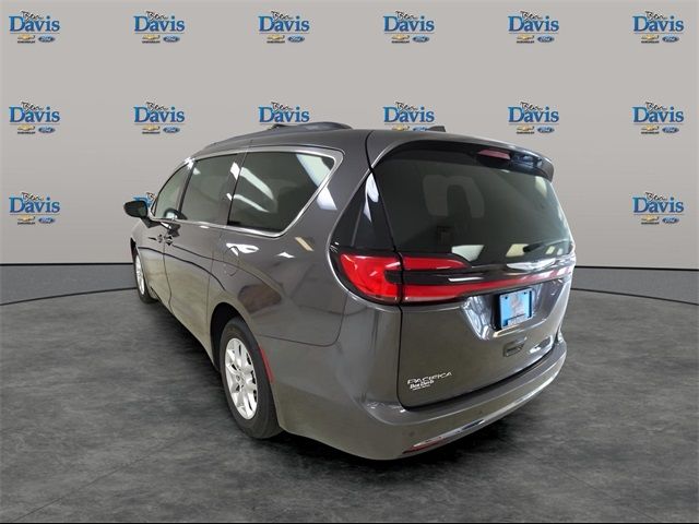 2022 Chrysler Pacifica Touring-L