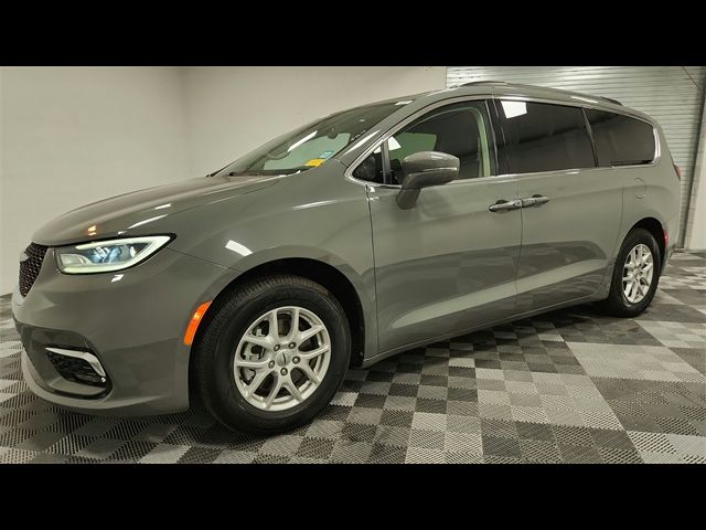 2022 Chrysler Pacifica Touring-L