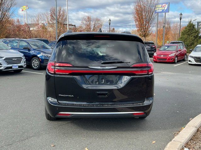 2022 Chrysler Pacifica Touring-L