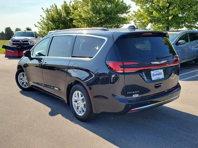 2022 Chrysler Pacifica Touring-L