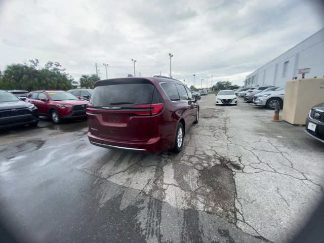 2022 Chrysler Pacifica Touring-L