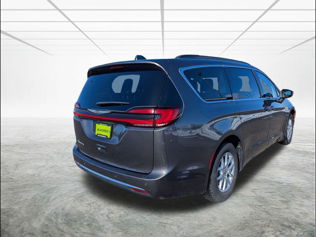 2022 Chrysler Pacifica Touring-L
