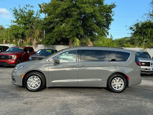 2022 Chrysler Pacifica Touring-L