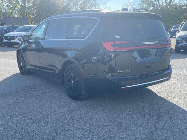 2022 Chrysler Pacifica Touring-L