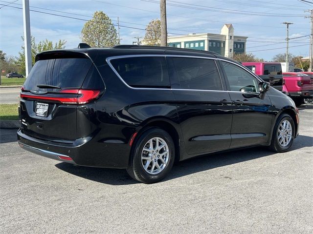 2022 Chrysler Pacifica Touring-L