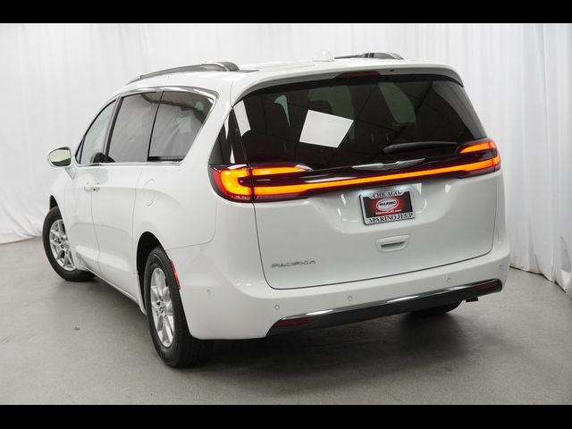 2022 Chrysler Pacifica Touring-L