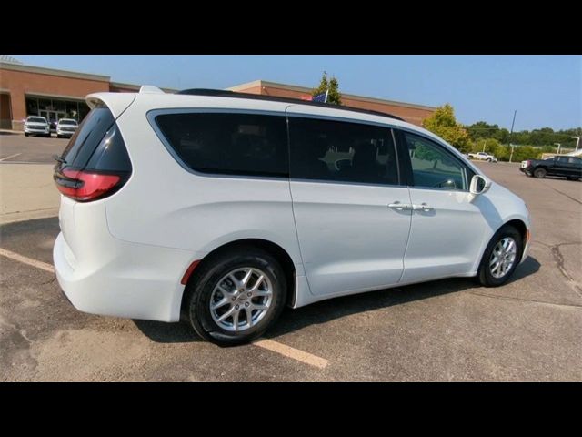 2022 Chrysler Pacifica Touring-L