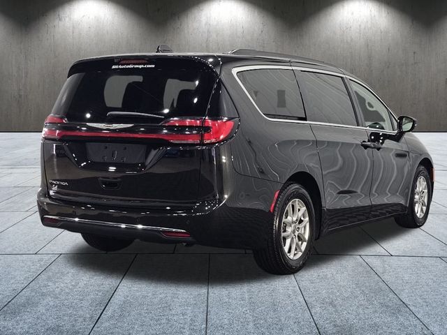 2022 Chrysler Pacifica Touring-L