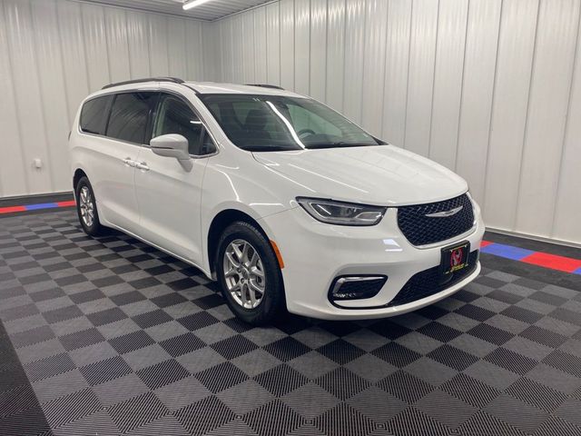 2022 Chrysler Pacifica Touring-L