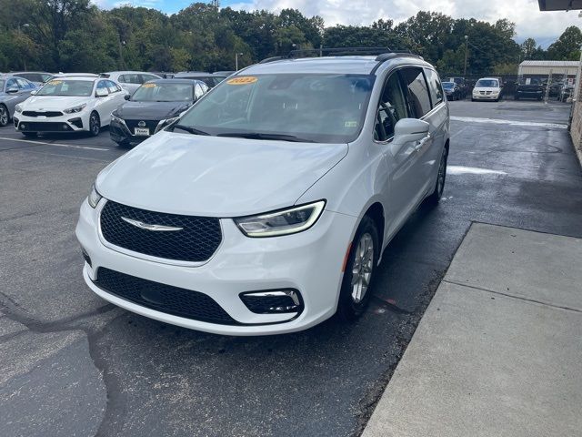 2022 Chrysler Pacifica Touring-L