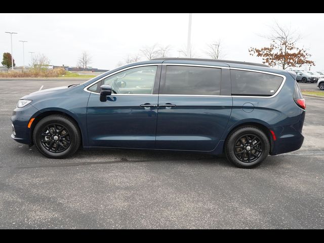 2022 Chrysler Pacifica Touring-L