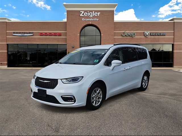 2022 Chrysler Pacifica Touring-L