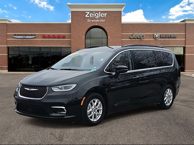 2022 Chrysler Pacifica Touring-L