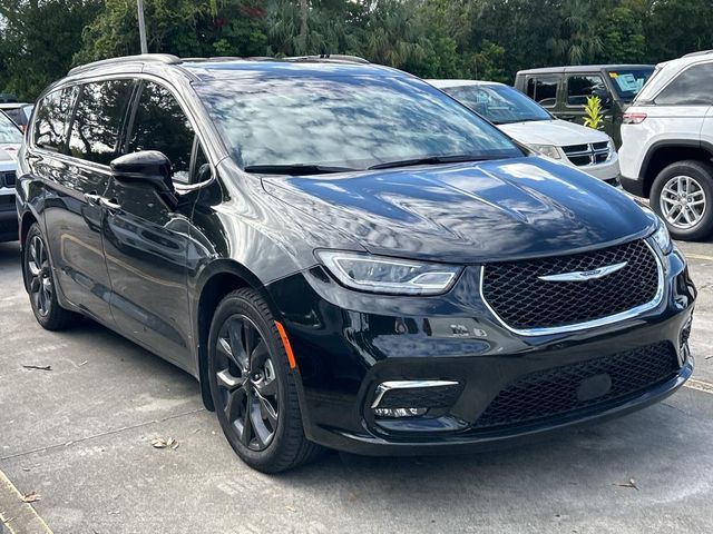 2022 Chrysler Pacifica Touring-L