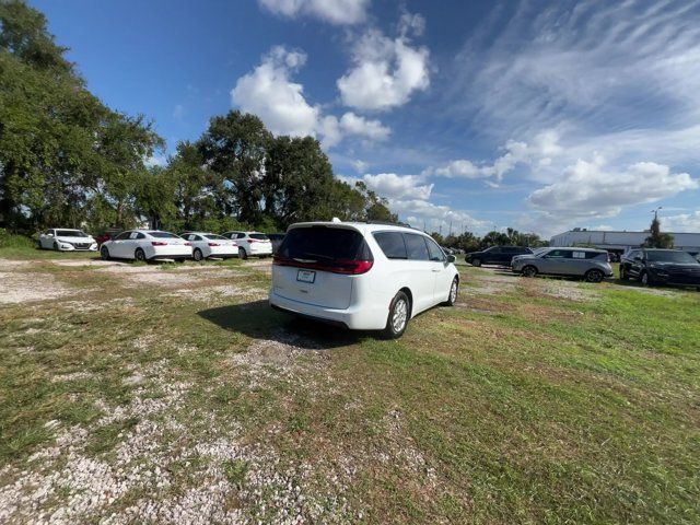 2022 Chrysler Pacifica Touring-L