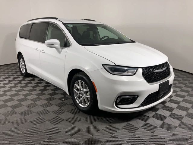 2022 Chrysler Pacifica Touring-L