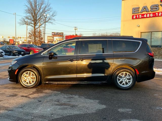 2022 Chrysler Pacifica Touring-L