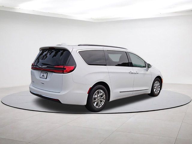 2022 Chrysler Pacifica Touring-L