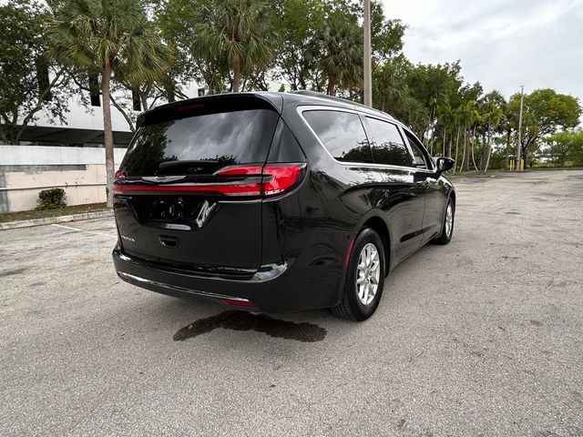 2022 Chrysler Pacifica Touring-L