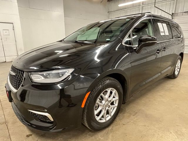 2022 Chrysler Pacifica Touring-L