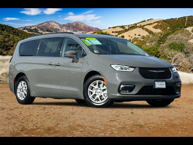 2022 Chrysler Pacifica Touring-L