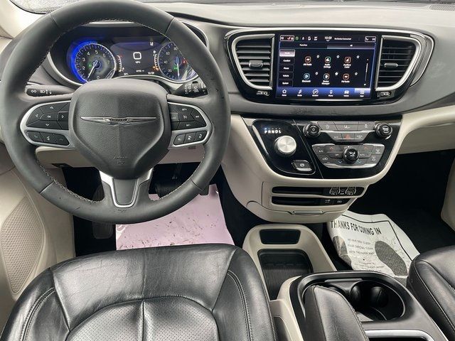 2022 Chrysler Pacifica Touring-L