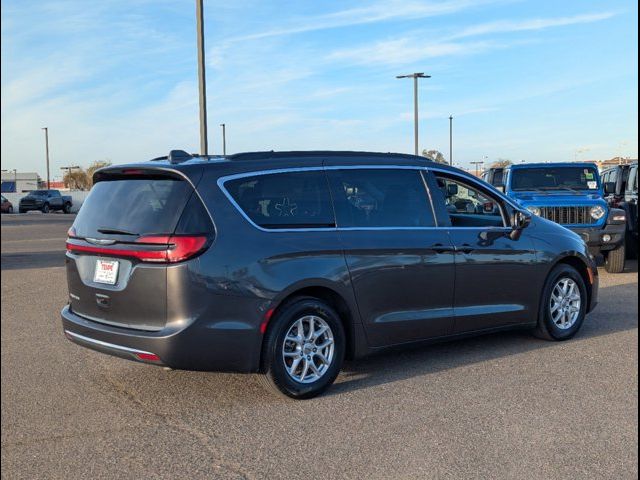 2022 Chrysler Pacifica Touring-L