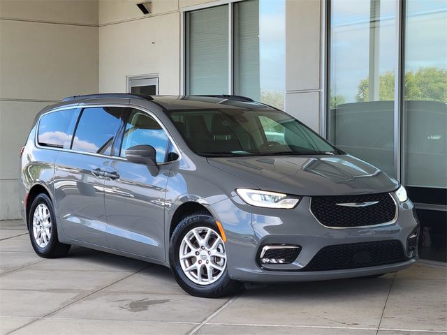 2022 Chrysler Pacifica Touring-L