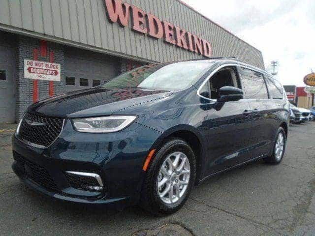 2022 Chrysler Pacifica Touring-L